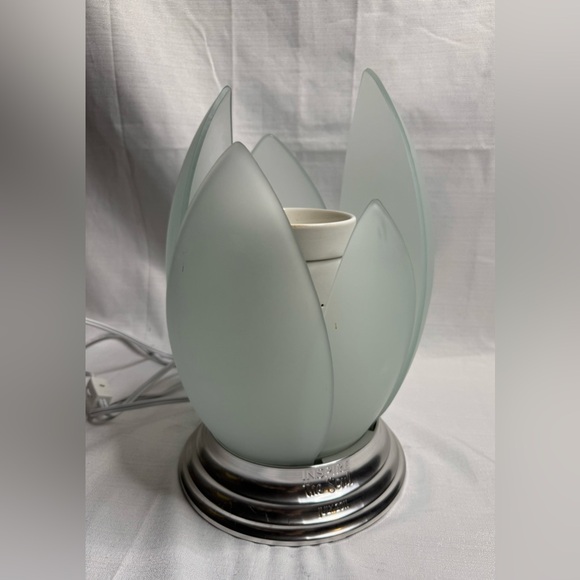 Scentsy Other - Scentsy Wax Warmer RARE! 2011 'Inspire The Soul' White Lotus Incentive